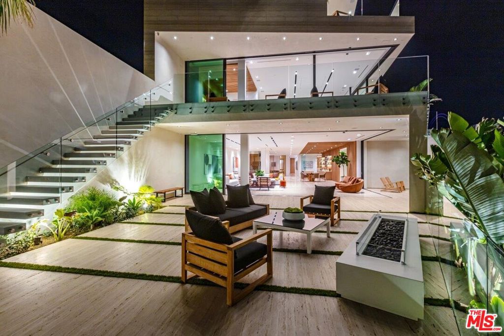 1274 LAGO VISTA Drive