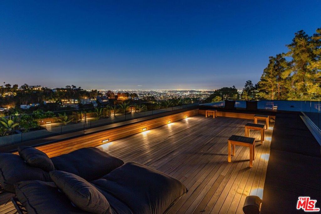 1274 LAGO VISTA Drive