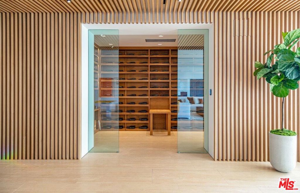 1274 LAGO VISTA Drive