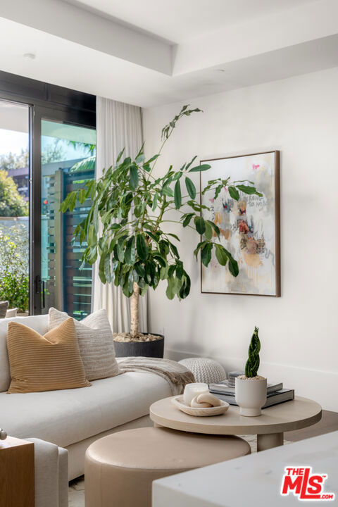 8420 W Sunset Boulevard 107