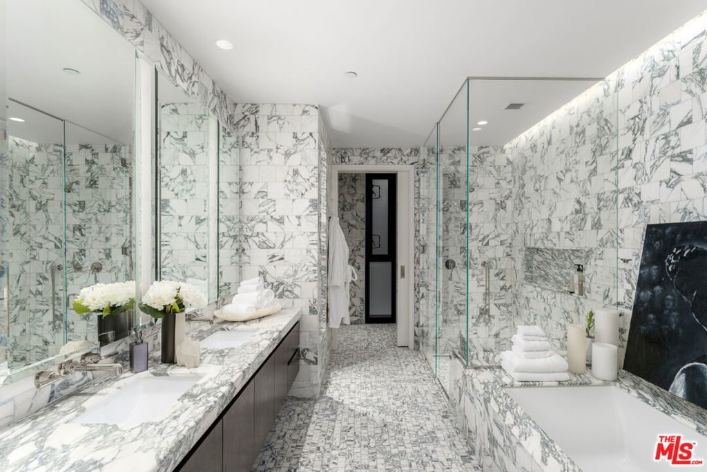 8420 W Sunset Boulevard 107