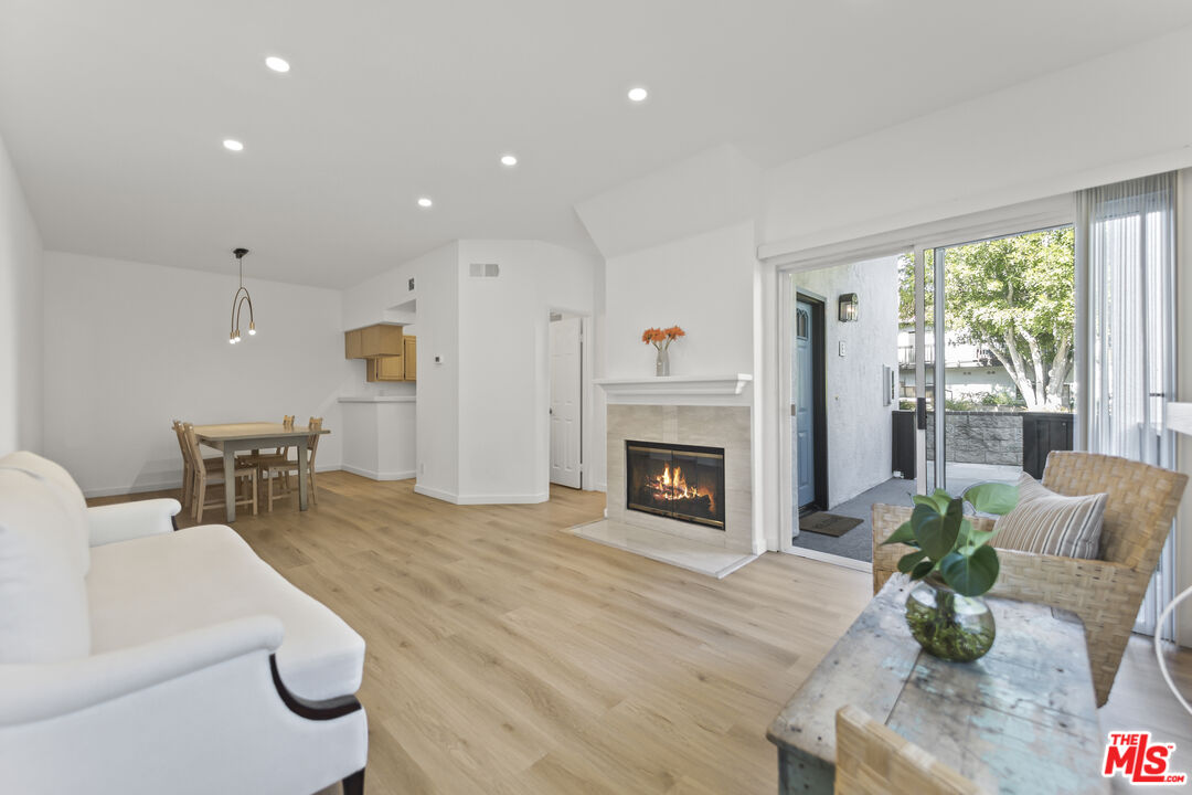 5533 Spanish Oak Ln Unit: E