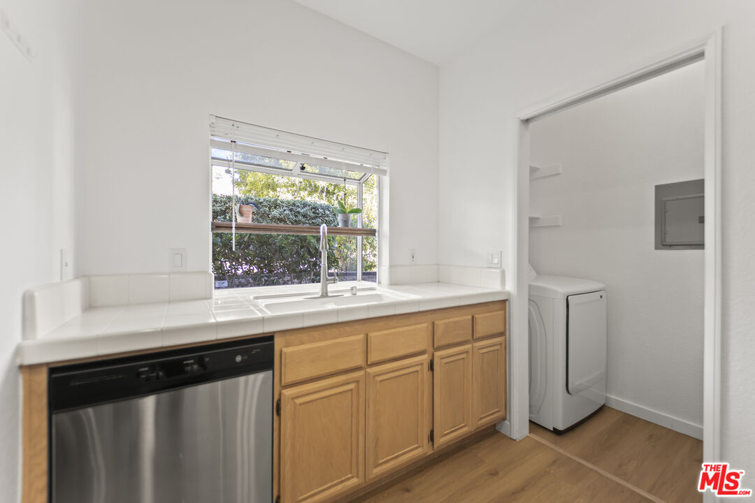 5533 Spanish Oak Ln Unit: E