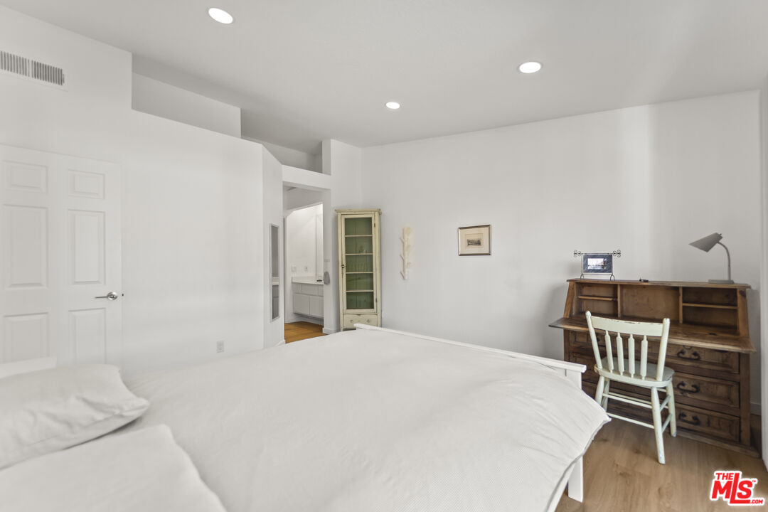 5533 Spanish Oak Ln Unit: E