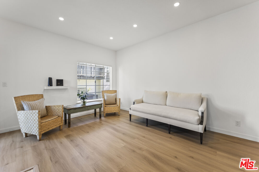 5533 Spanish Oak Ln Unit: E