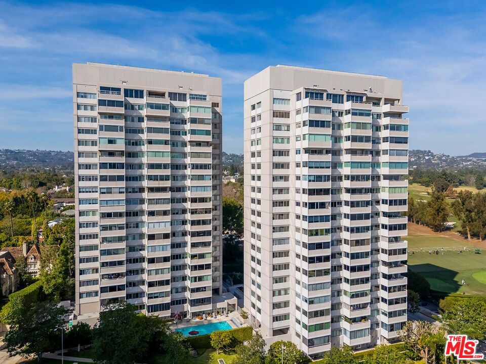 865 Comstock Avenue 10F