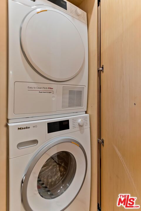 865 Comstock Avenue 10F