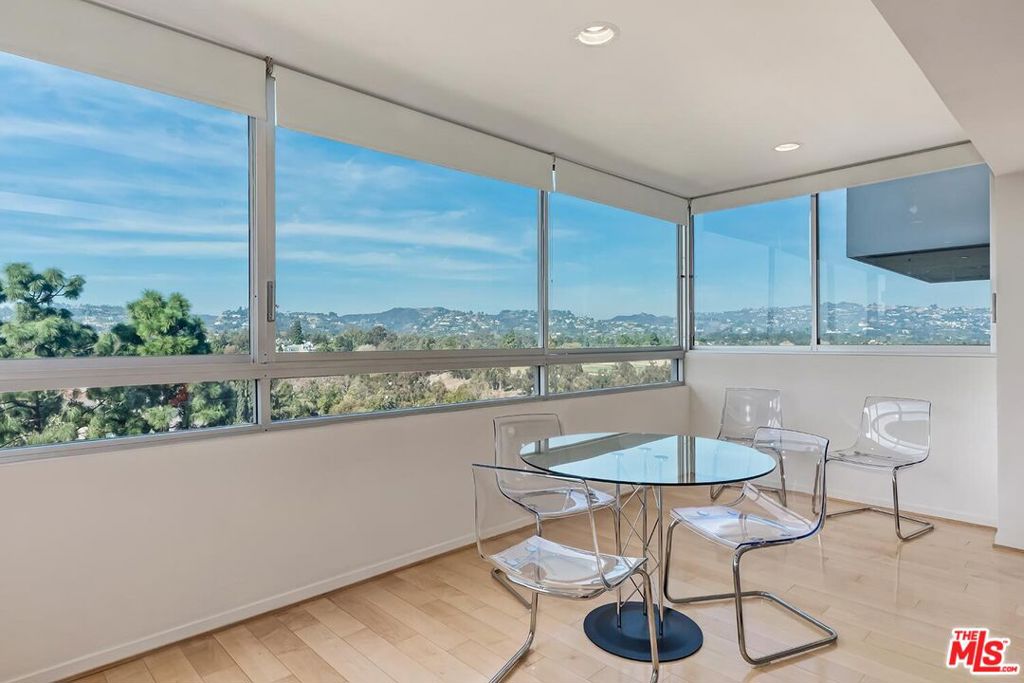 865 Comstock Avenue 10F