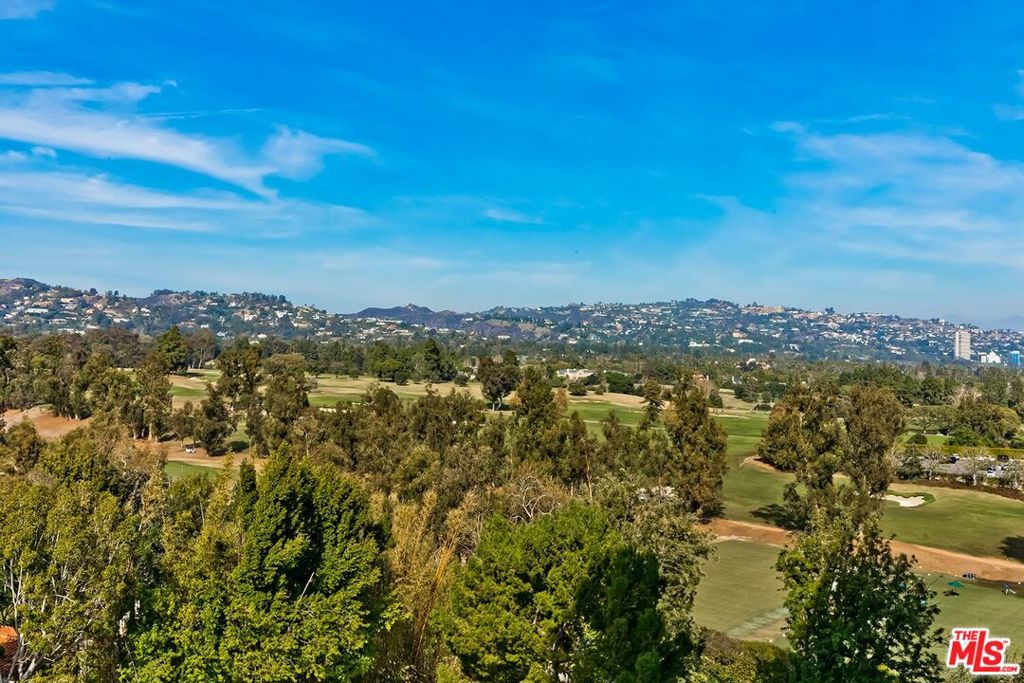 865 Comstock Avenue 10F