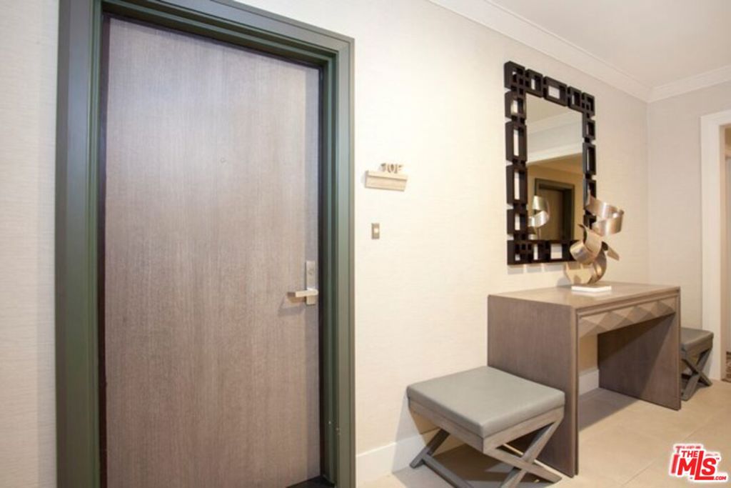 865 Comstock Avenue 10F