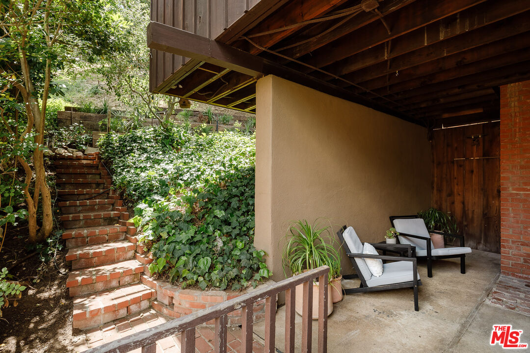 10412 Hebron Ln