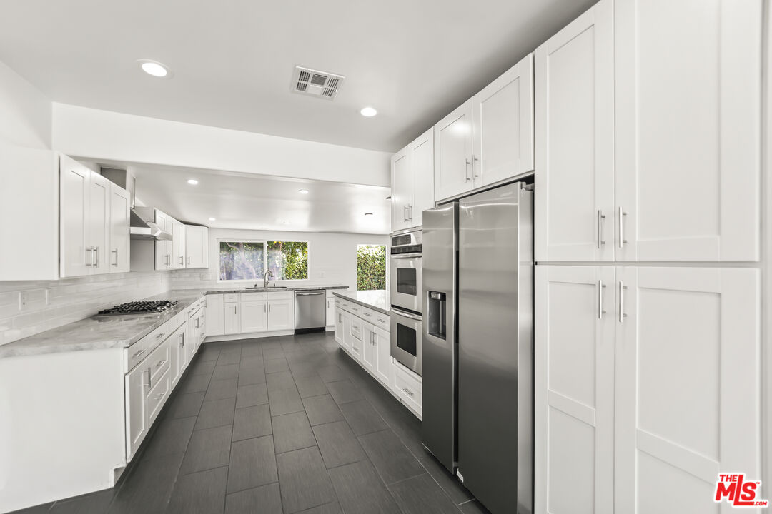 23046 Leonora Dr