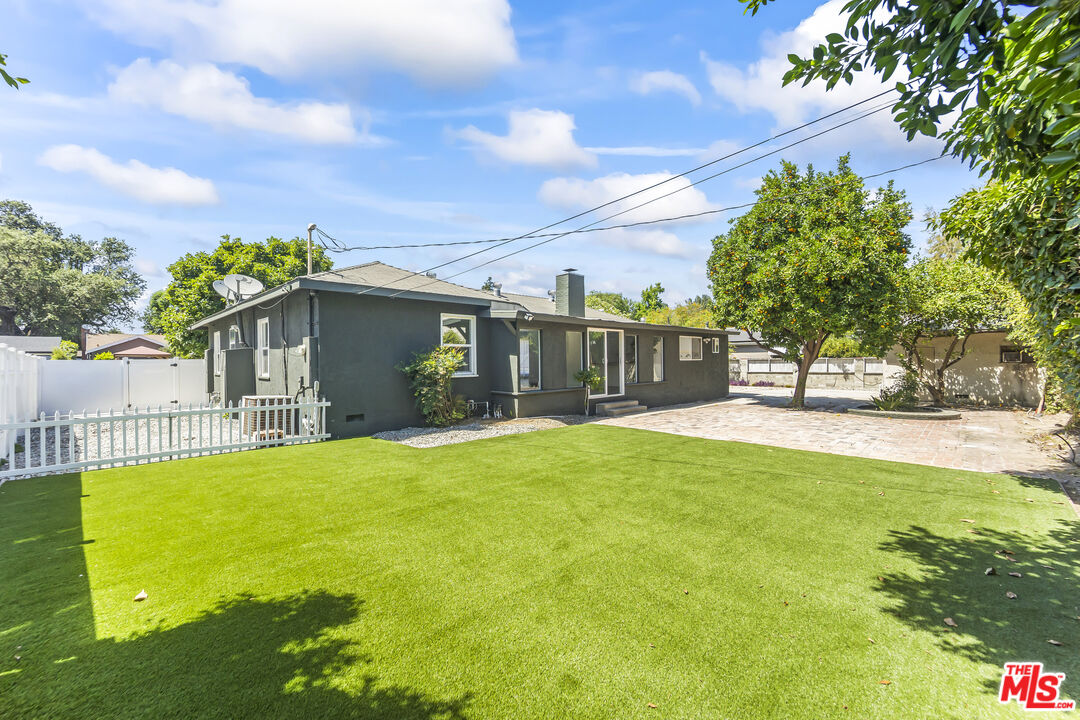 23046 Leonora Dr