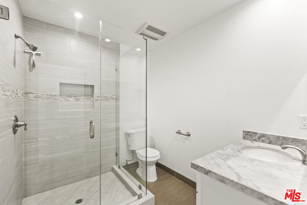 23046 Leonora Dr
