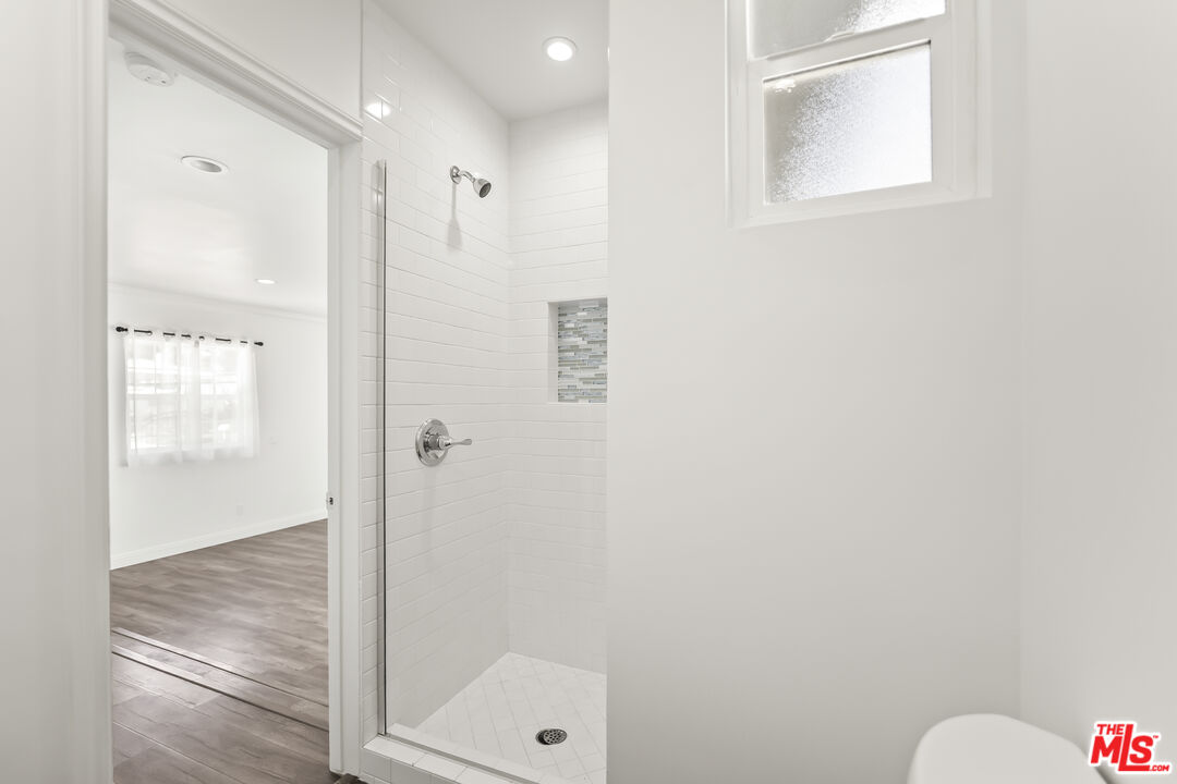23046 Leonora Dr
