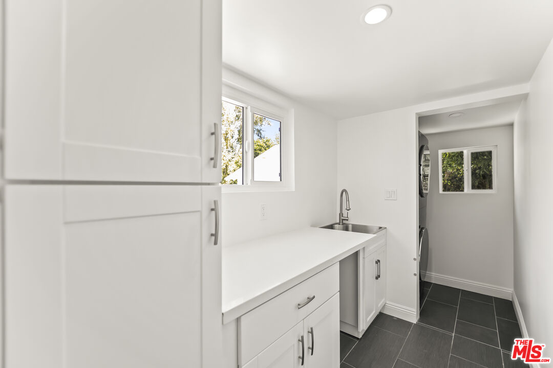 23046 Leonora Dr