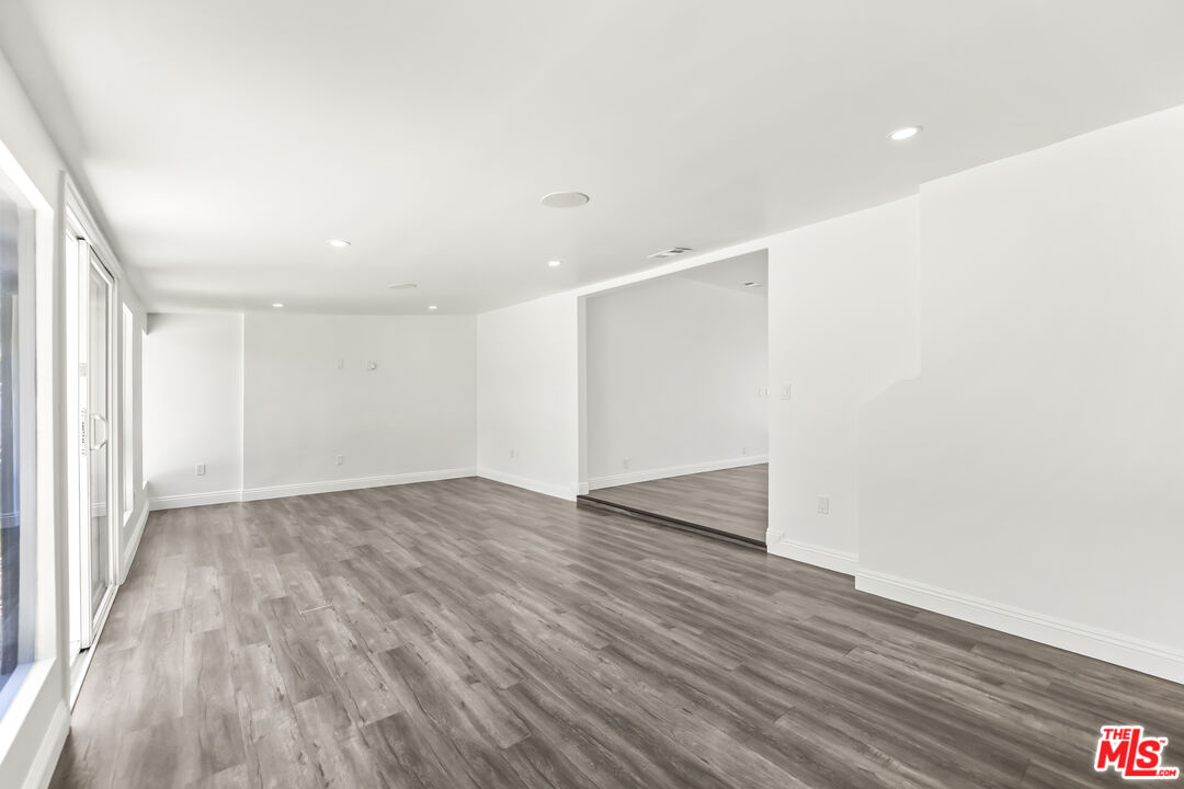 23046 Leonora Dr