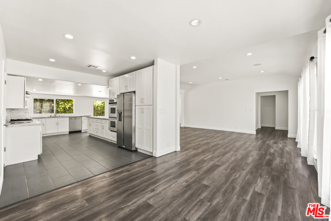 23046 Leonora Dr