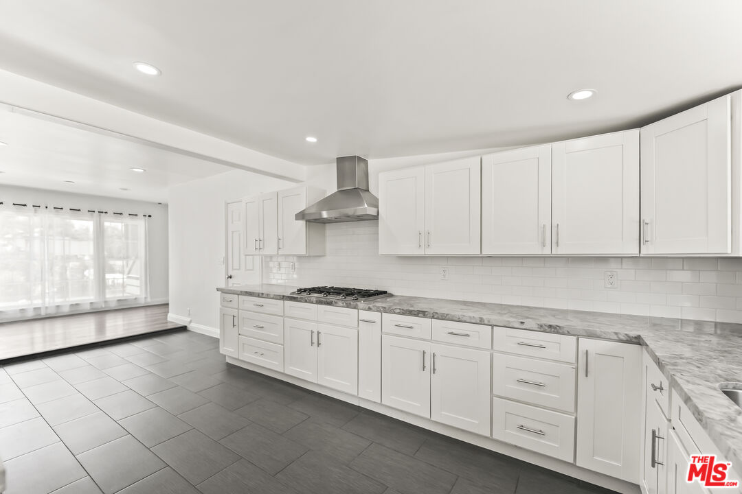 23046 Leonora Dr