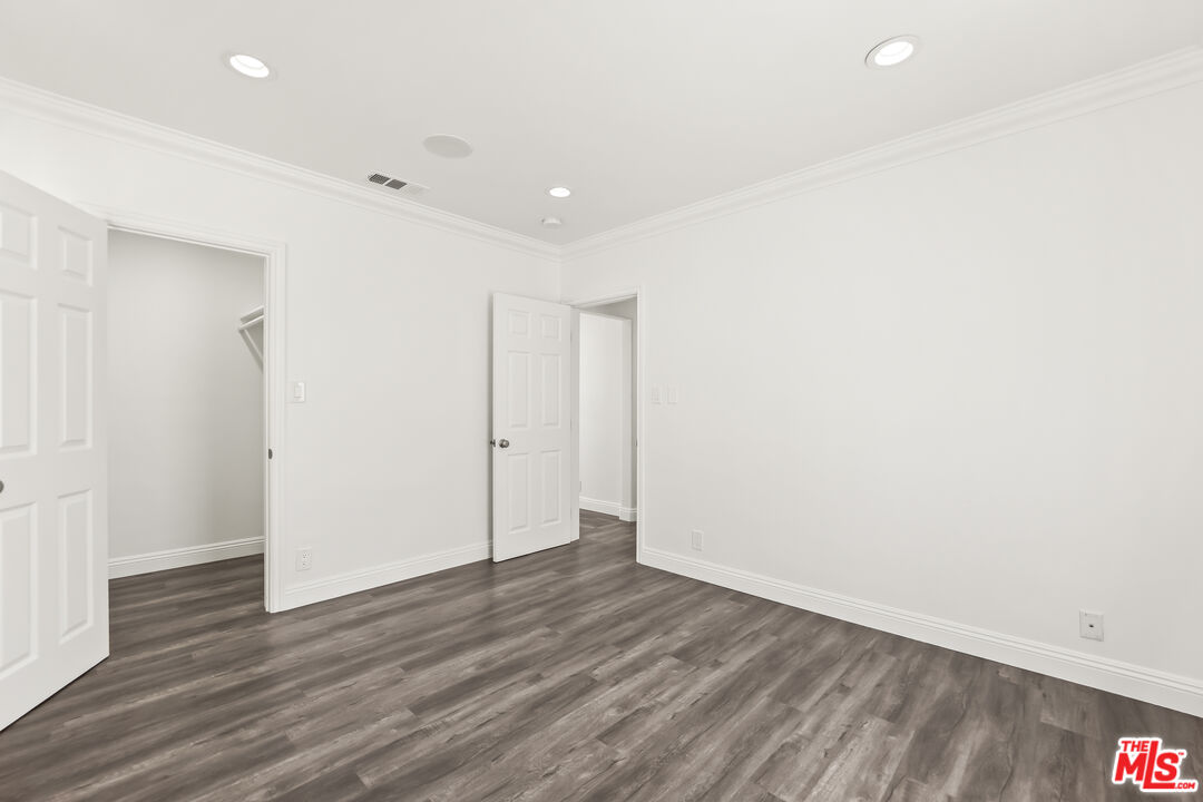 23046 Leonora Dr