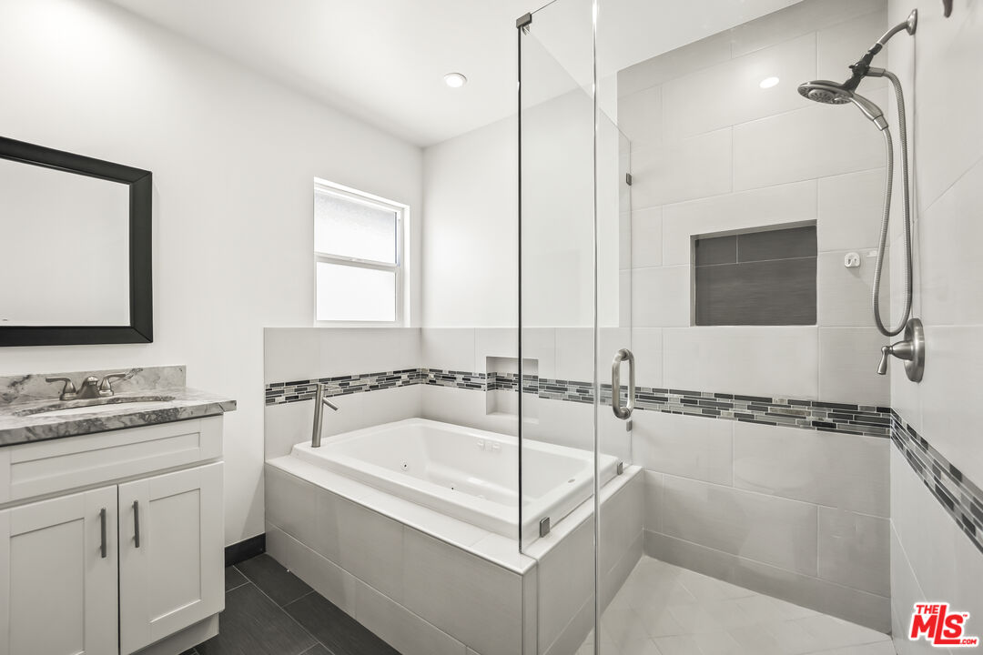 23046 Leonora Dr