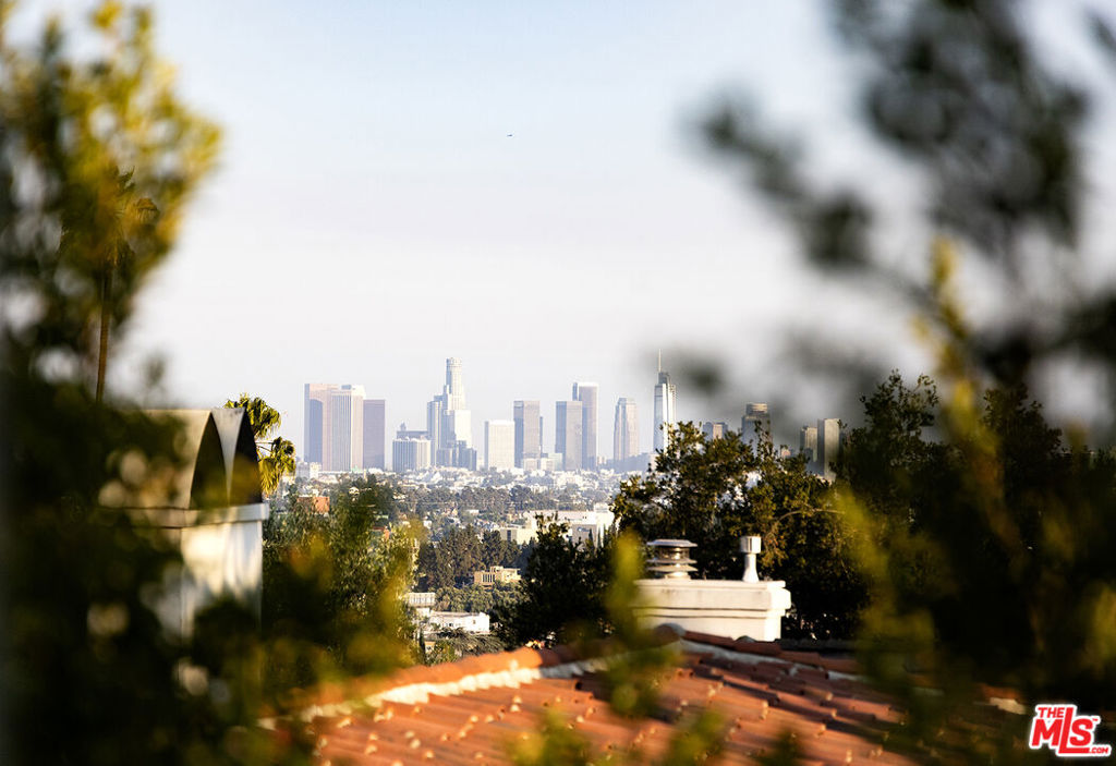 2401 Nottingham Avenue