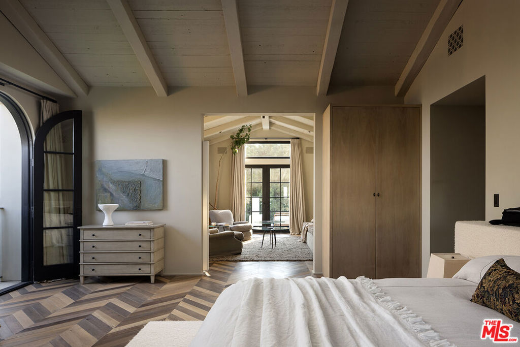 2401 Nottingham Avenue