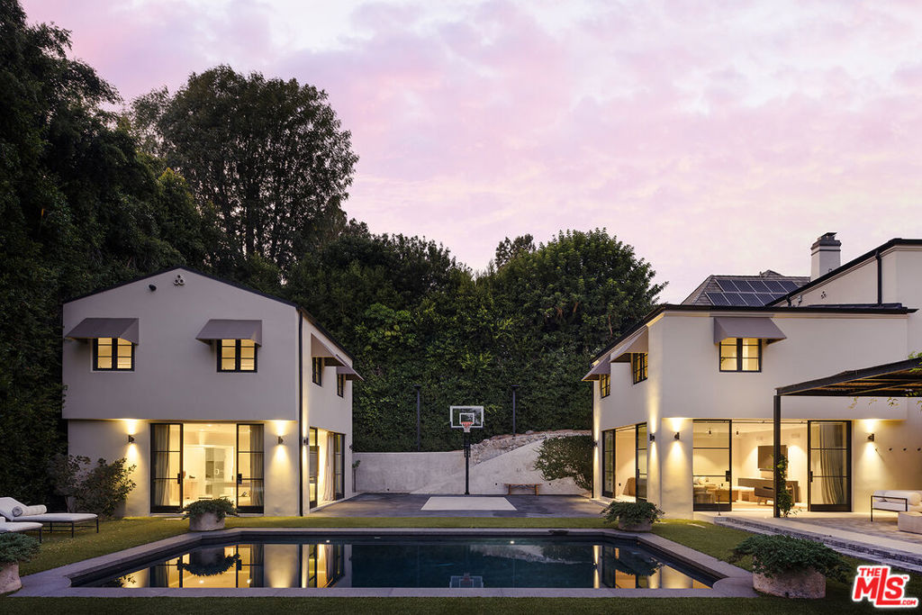 2401 Nottingham Avenue