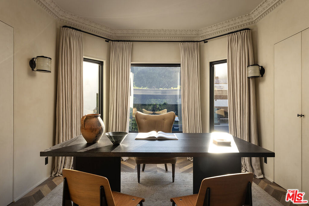 2401 Nottingham Avenue