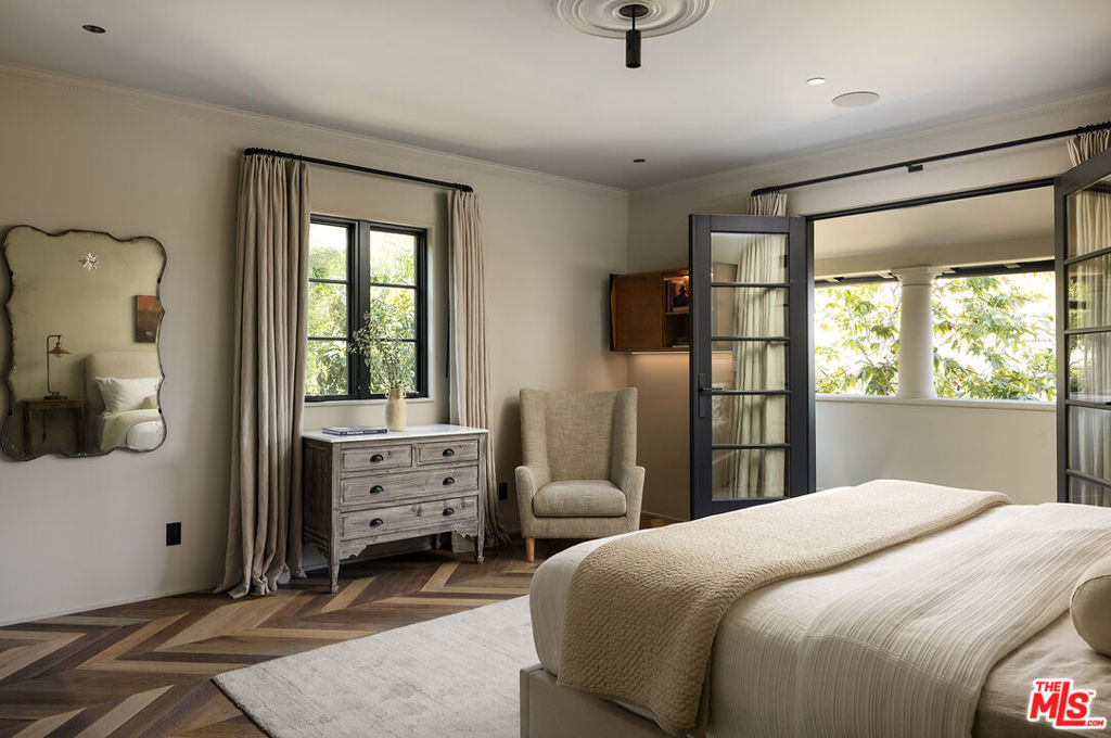 2401 Nottingham Avenue