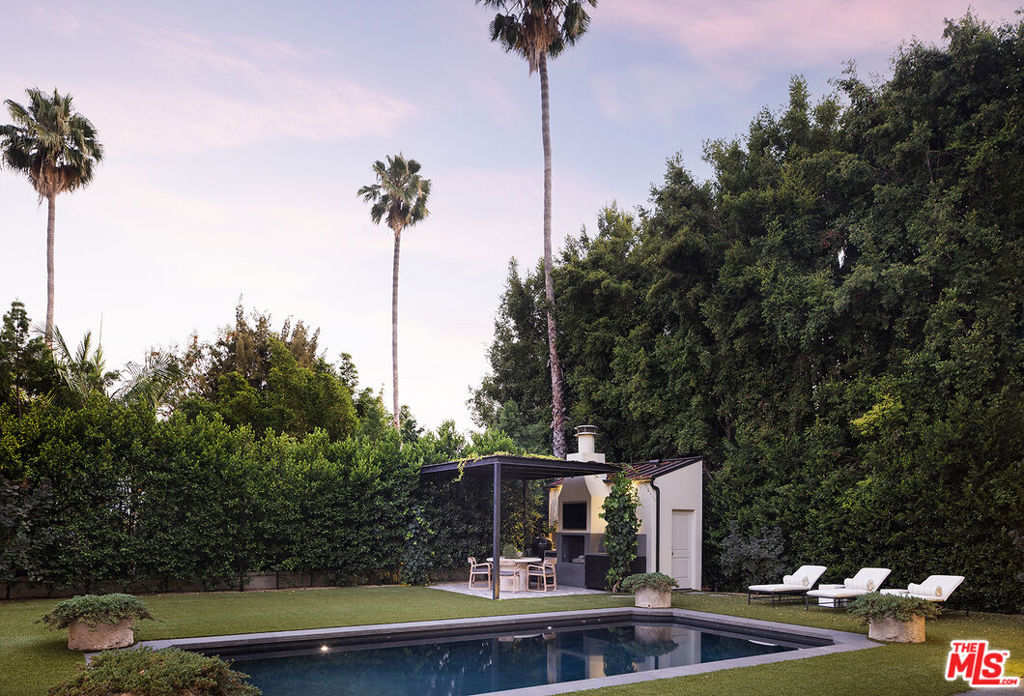 2401 Nottingham Avenue