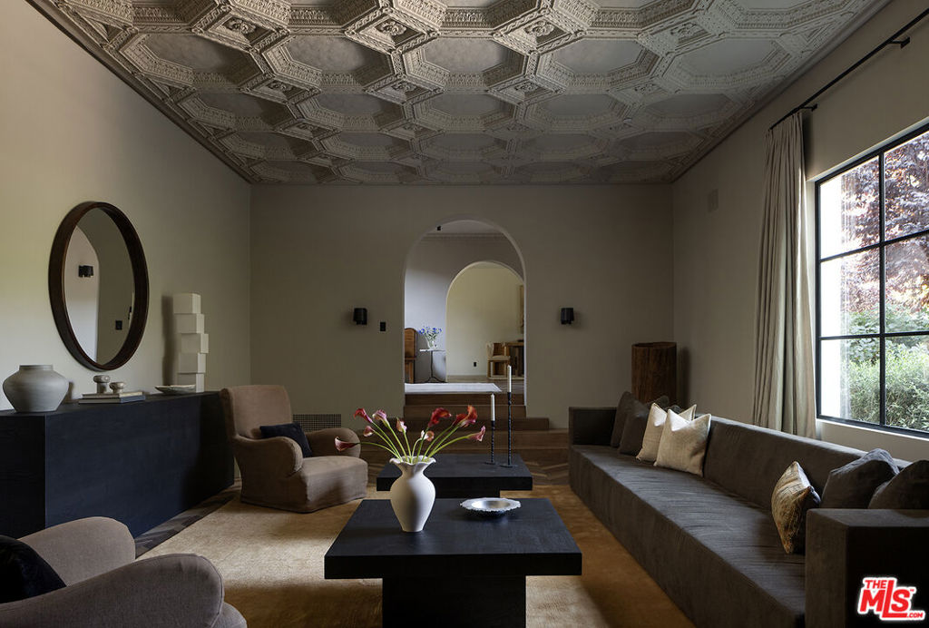 2401 Nottingham Avenue