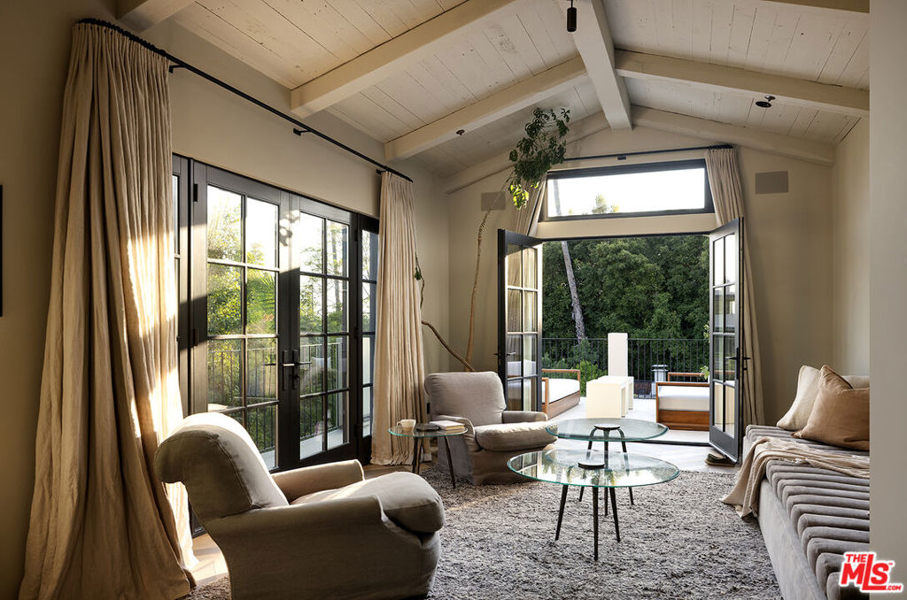 2401 Nottingham Avenue