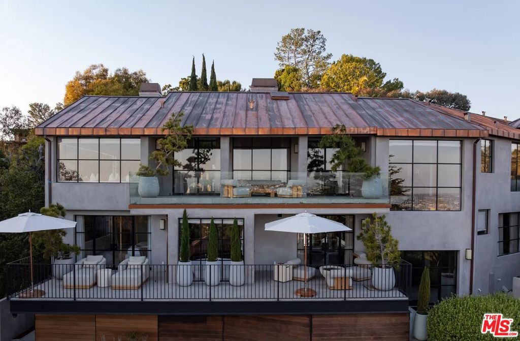 9360 Readcrest Drive