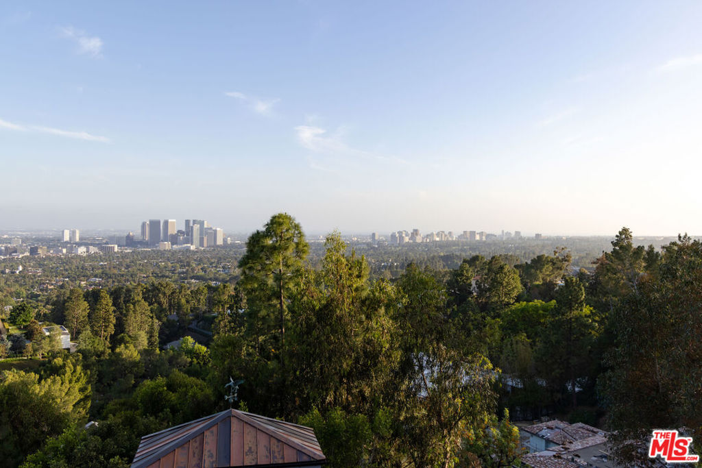 9360 Readcrest Drive