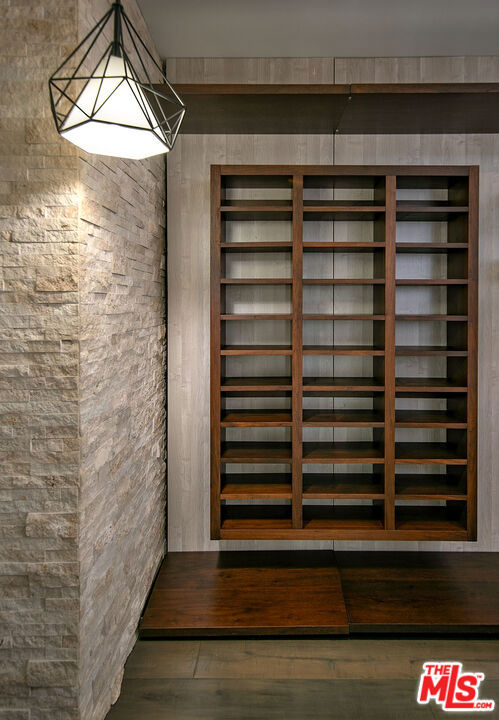 1424 Rising Glen Road