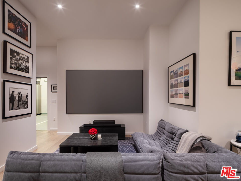 9000 W 3rd St Unit: 103