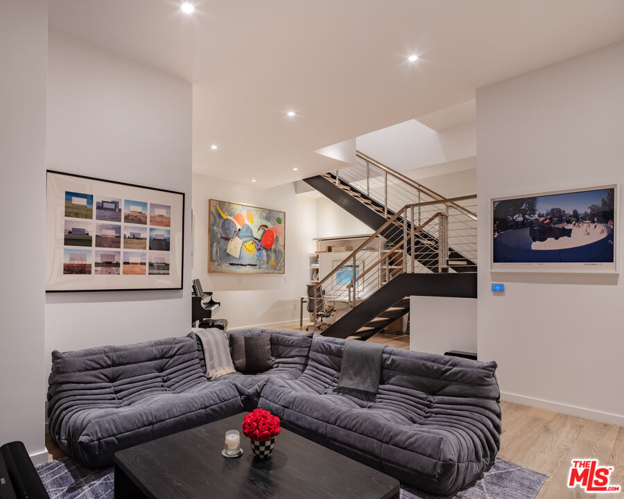 9000 W 3rd St Unit: 103