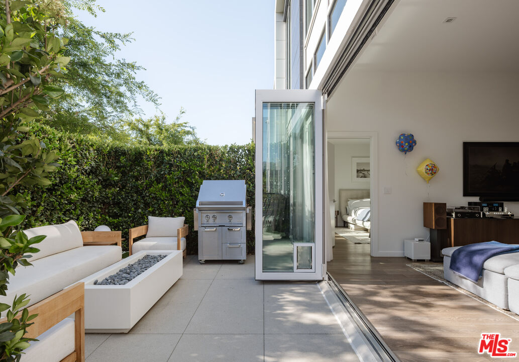 9000 W 3rd St Unit: 103
