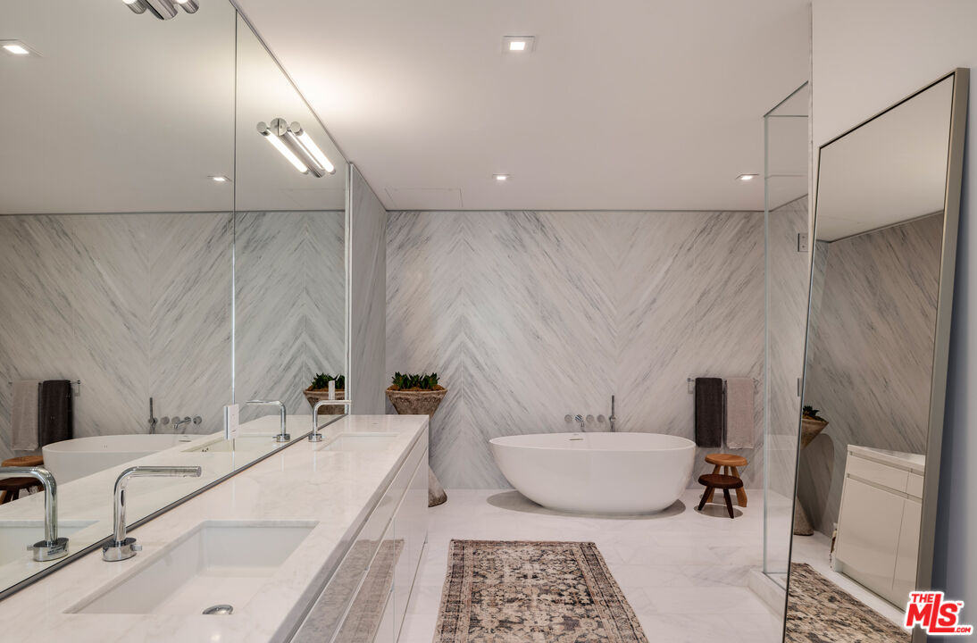 9000 W 3rd St Unit: 103