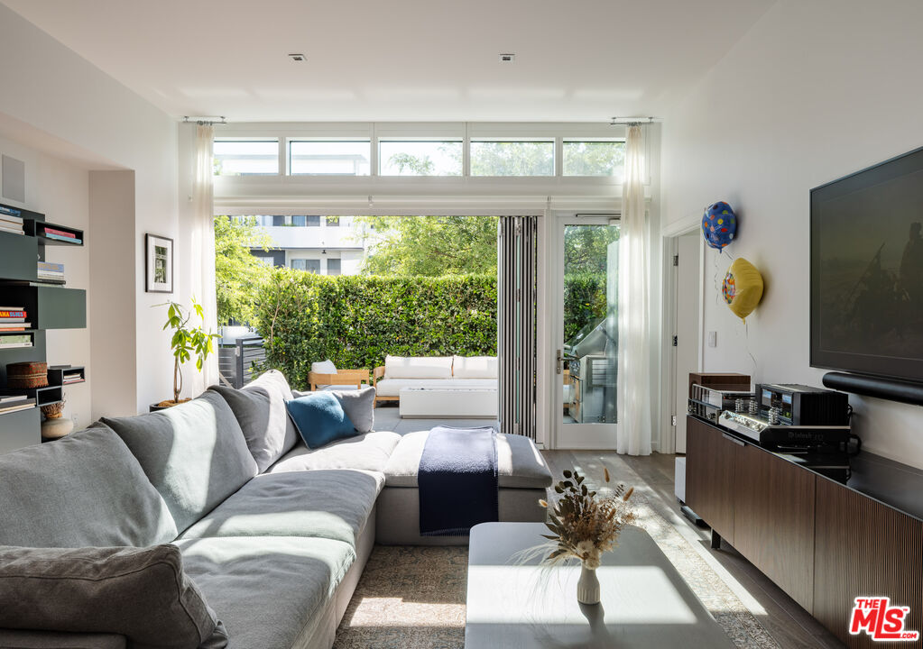 9000 W 3rd St Unit: 103