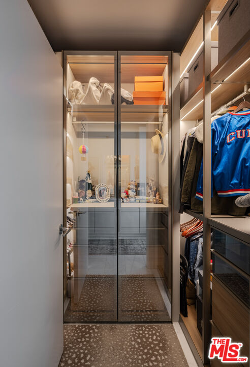 9000 W 3rd St Unit: 103