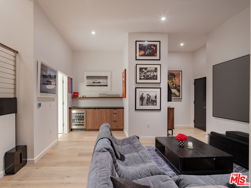 9000 W 3rd St Unit: 103