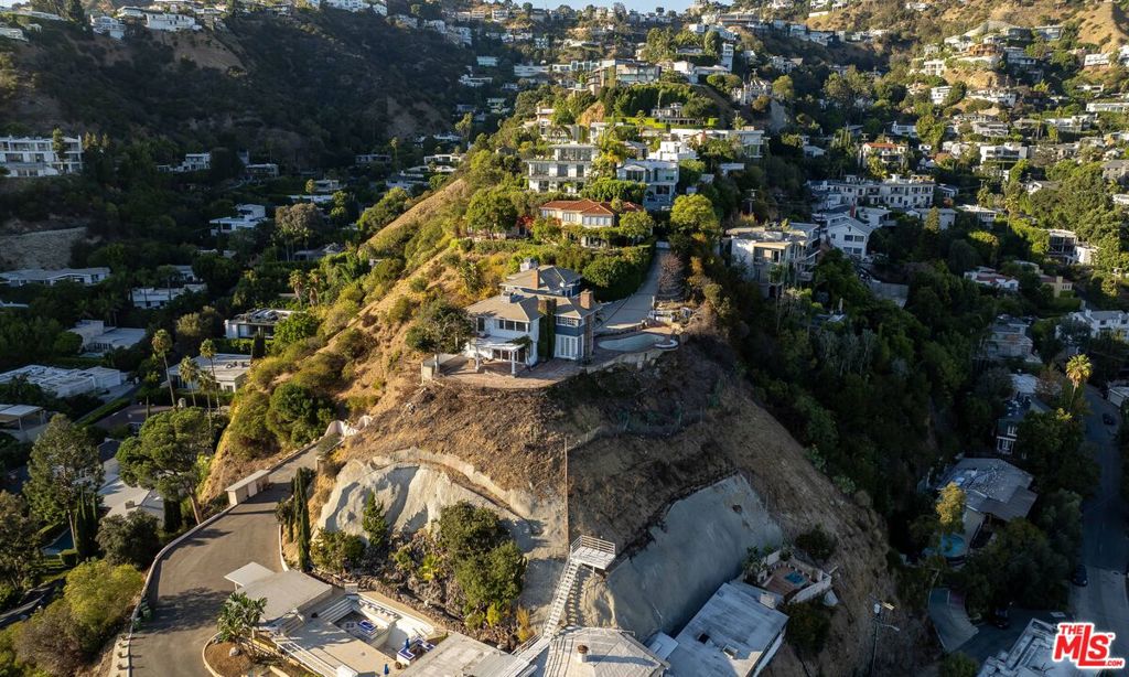 8900 Evanview Drive