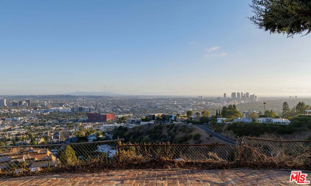 8900 Evanview Drive
