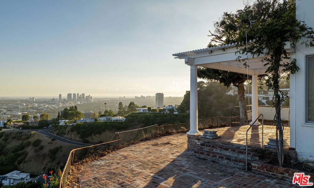 8900 Evanview Drive