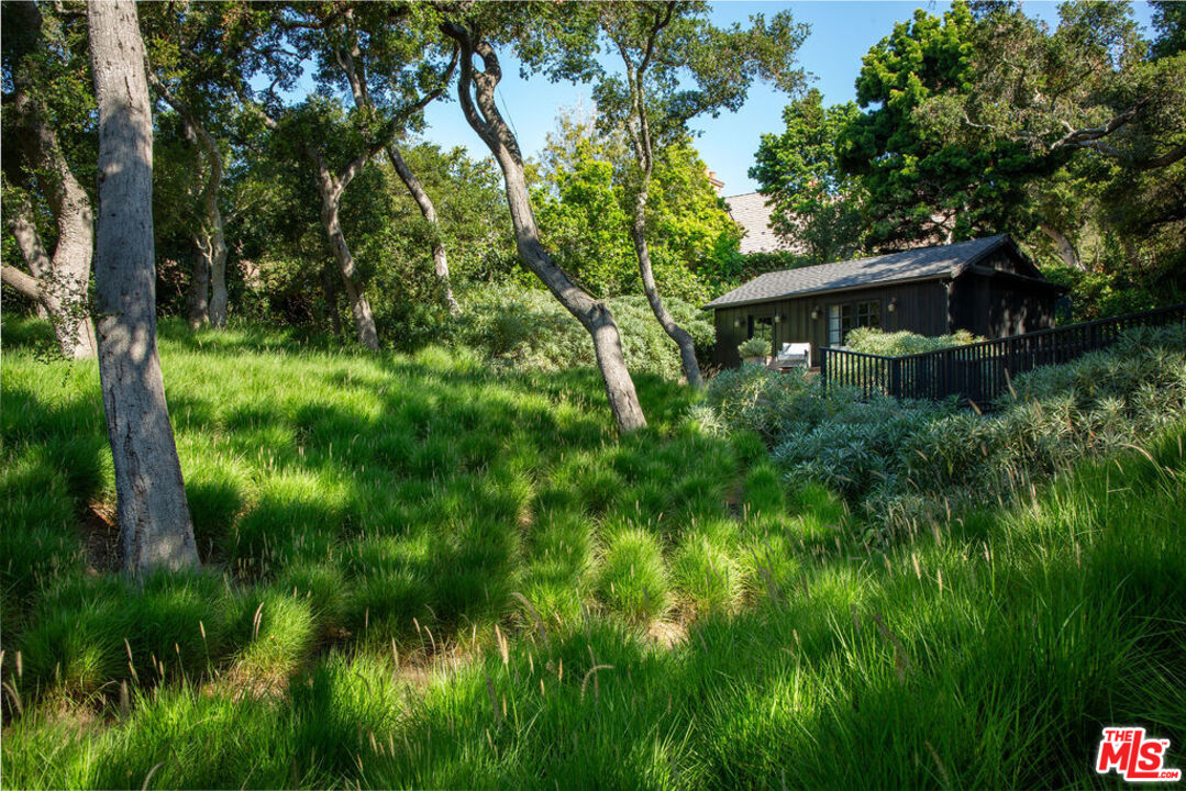 857 Picacho Ln