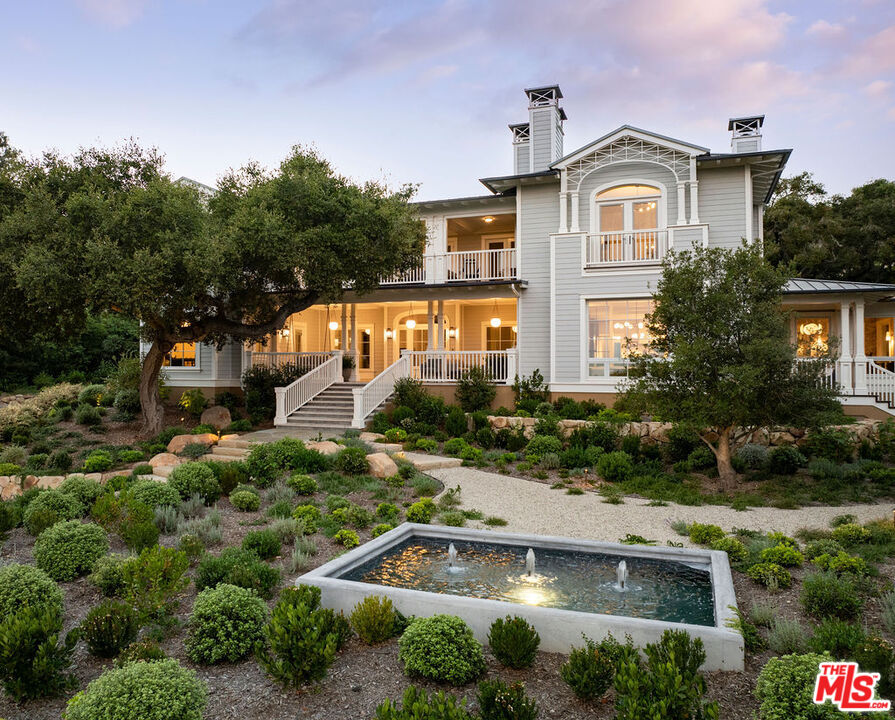 857 Picacho Ln