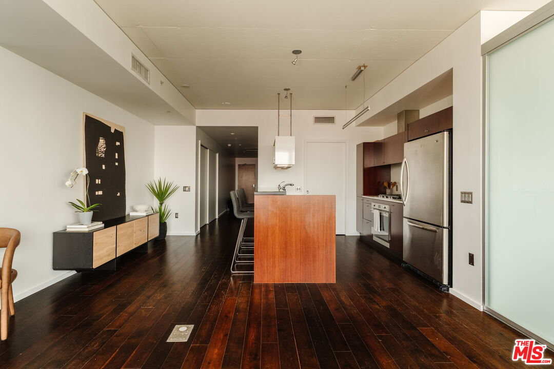 1155 S Grand Ave Unit: 1103