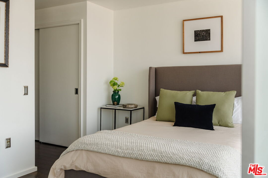 1155 S Grand Ave Unit: 1103